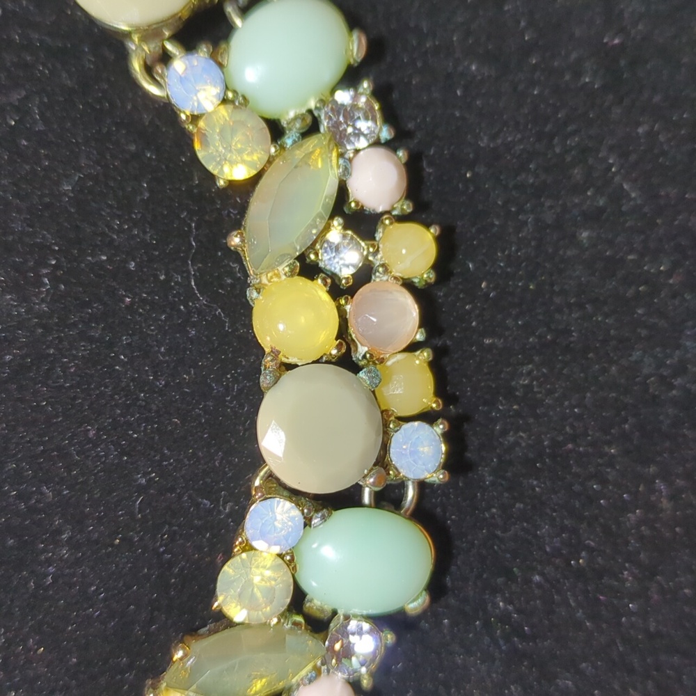 LOFT Crystal Stones Statement necklace.‎ - Picture 6 of 9